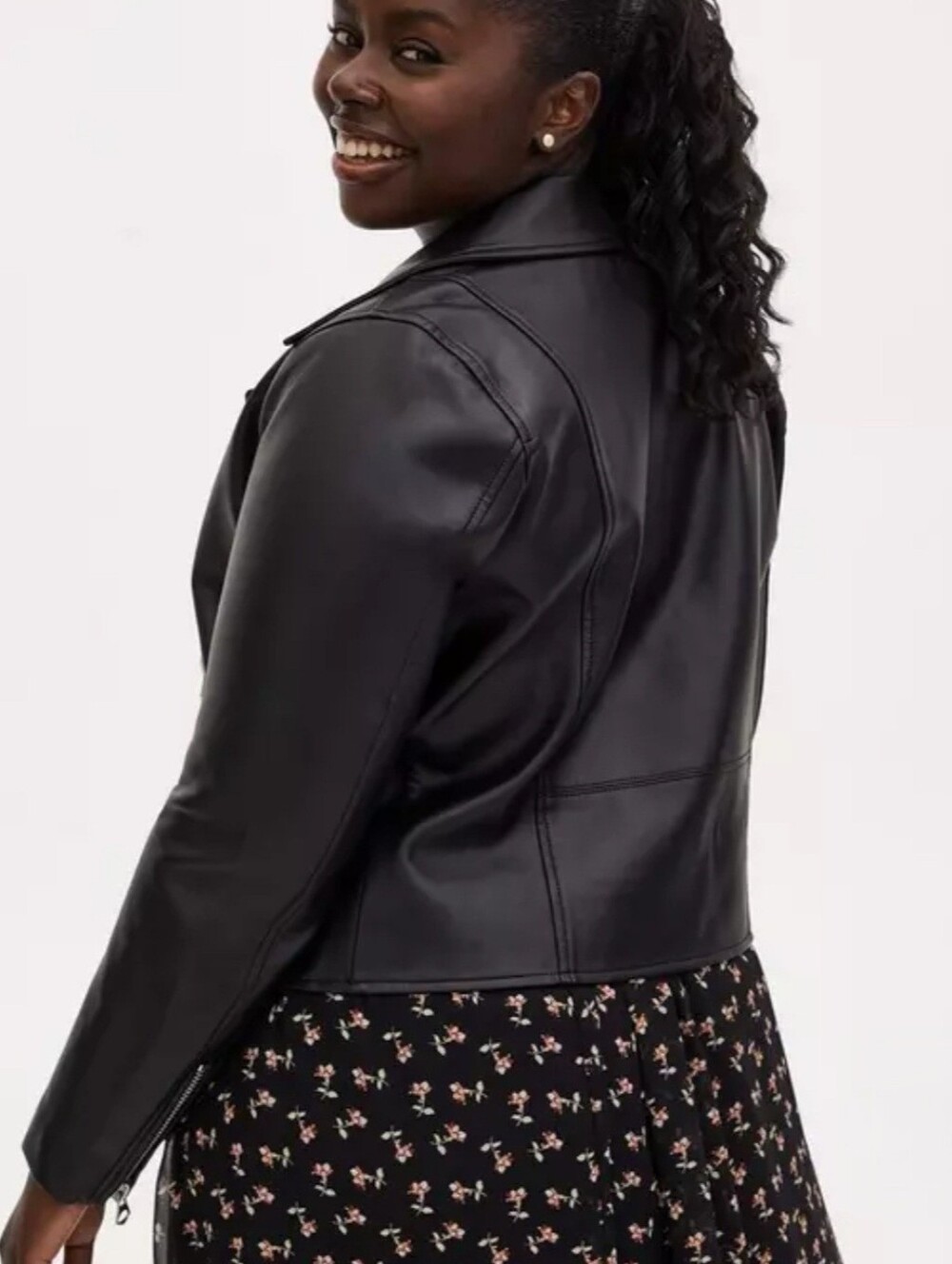 Torrid Satin Lined Black Faux Leather Asymmetric Zipper Moto Jacket Size 2X NWT - Picture 5 of 16